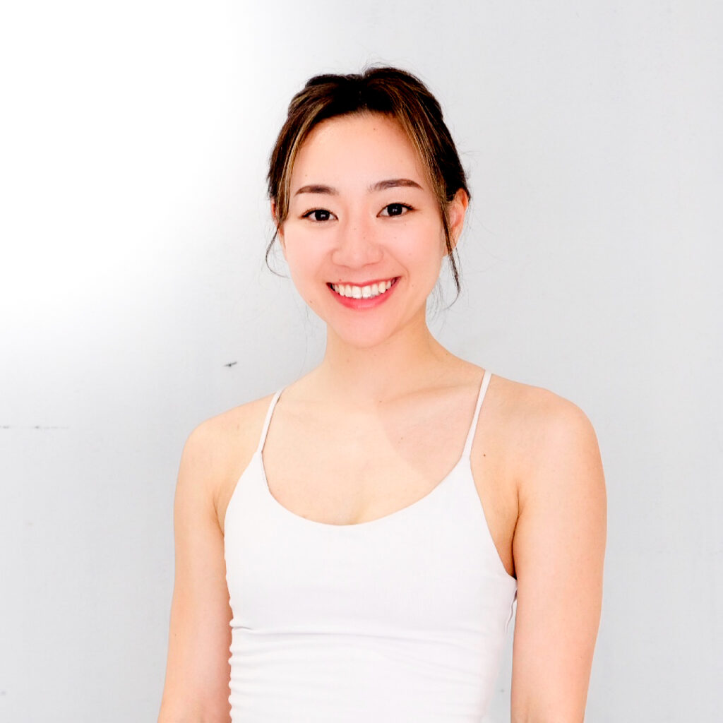 ヨガインストラクター 今野顕那