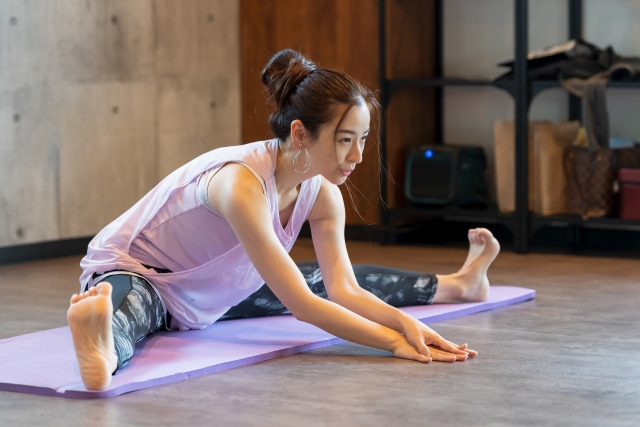 【すぐ寝ない】飲み会後の“2時間ルール”が体を救う!